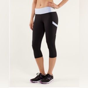 EUC Lululemon Run: Mod Moves Crop cool breeze leggings cropped in size 6
